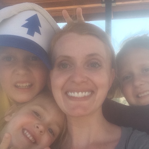 Meet your Posher, Anna - Picture 2 of 3